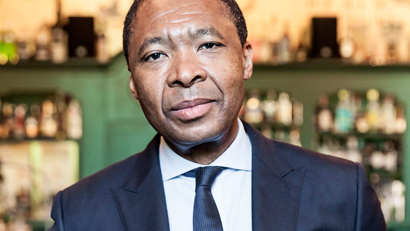 Okwui Enwezor 2014 Foto Maximilian Geuter Okwui Enwezor 2014 Foto Maximilian Geuter